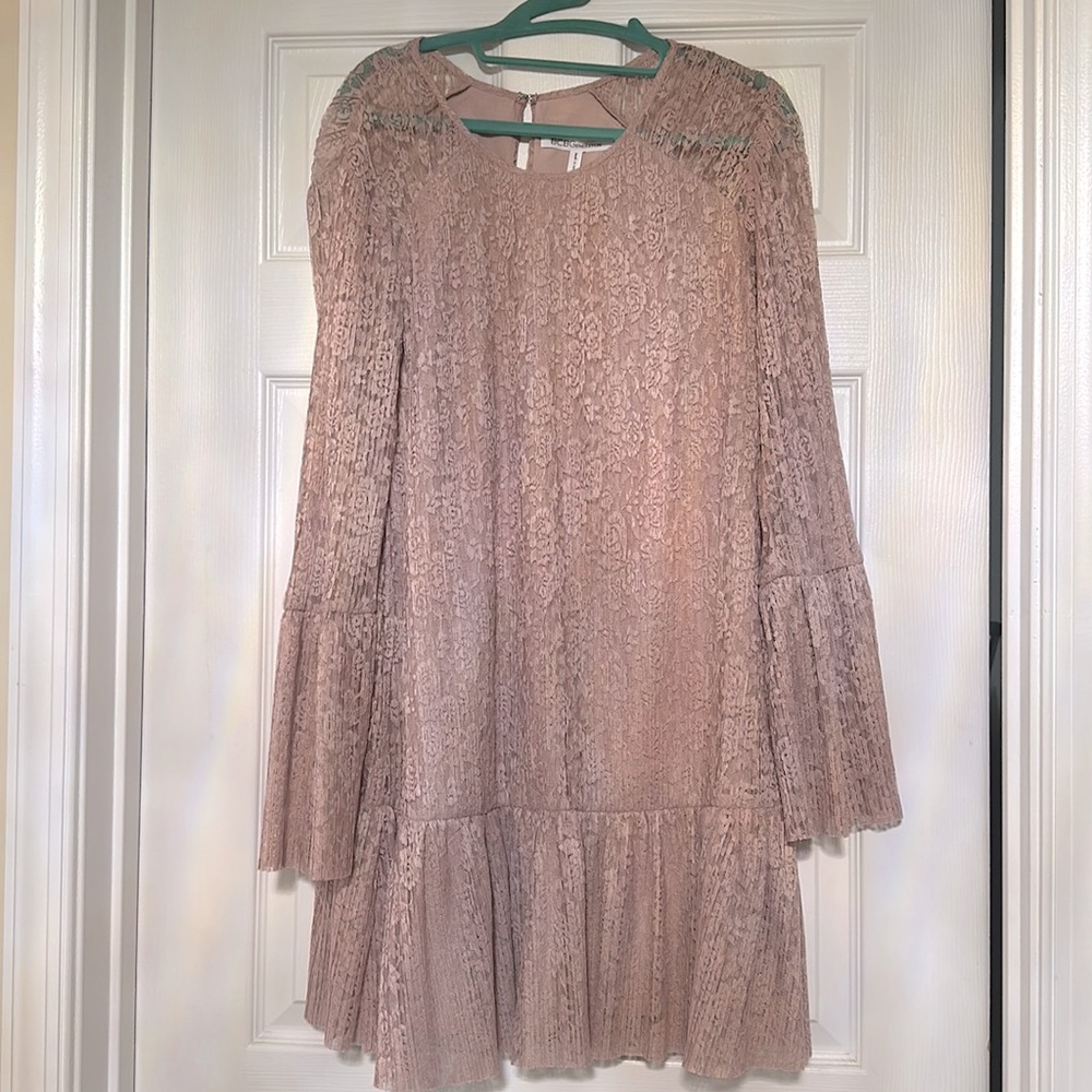 BCBGeneration mauve/pink lace dress. Size M. Excellent condition.